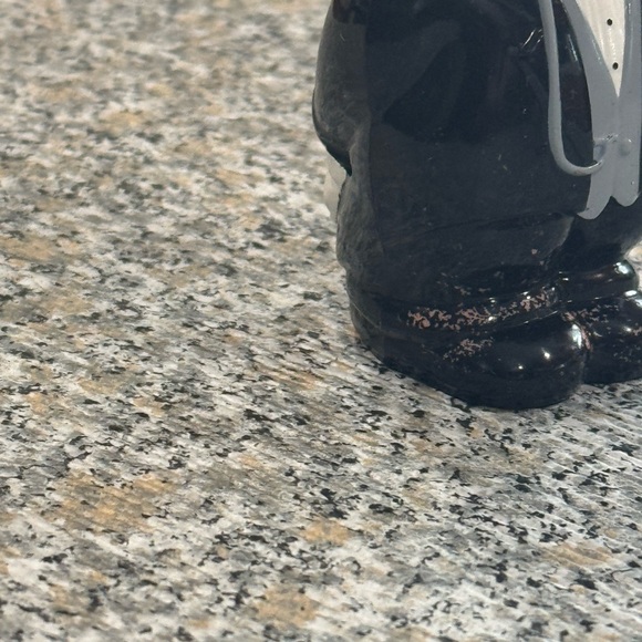 Maid and Butler Salt and Pepper Shakers - Picture 9 of 15